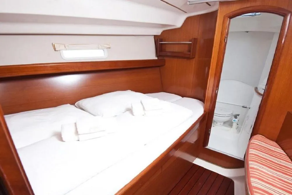 Hotel Catamaran Y Velero I Centro De Ibiza
