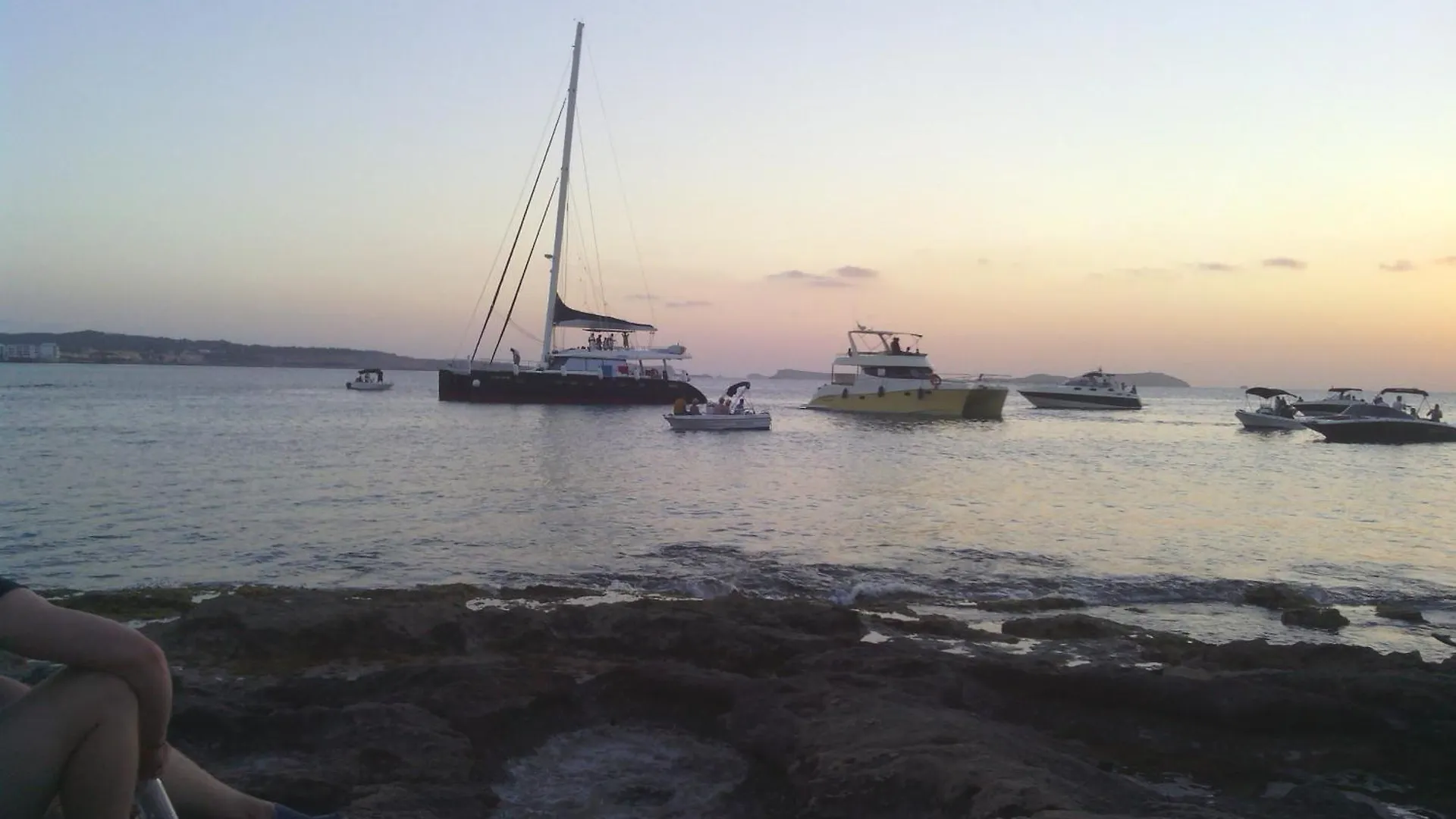 Hotel Catamaran Y Velero I Centro De Ibiza Botel