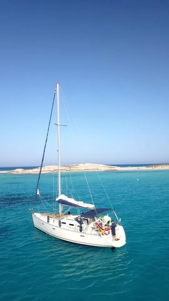 Botel Hotel Catamaran Y Velero I Centro De Ibiza Španělsko